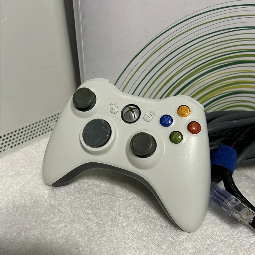 Xbox 360 Console Bundle with 6 games - White
